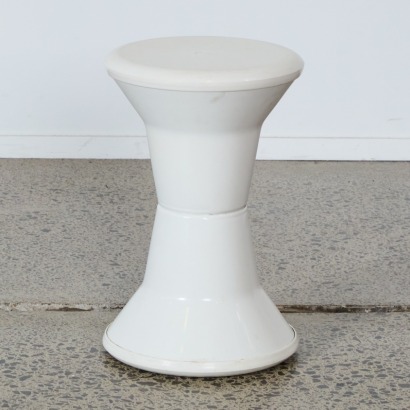 A Retro Caroma Stool