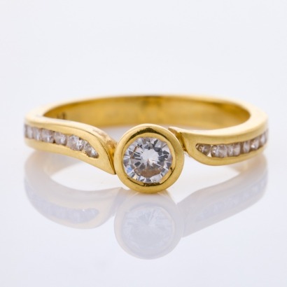 18ct Yellow Gold, Modern, .30ct Round Brilliant Cut / .25ct Round Brilliant Cut Diamond Ring