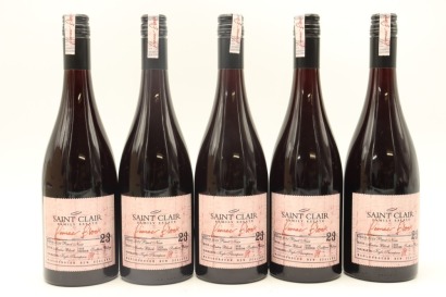 (5) 2022 Saint Clair Pioneer Block 23 Master Block Pinot Noir, Marlborough