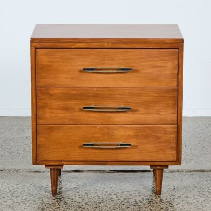 A Solid Wood Retro Three-Drawer Storage Unit