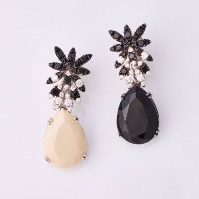 Pasquale Bruni, 18ct White Gold, .60ct Diamond / Onyx / White Agate 'Ghirlanda' Drop Earrings