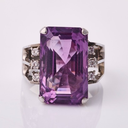 10ct - 12ct White Gold, Modern, Rectangular cut Amethyst / .18ct Diamond Cocktail Ring