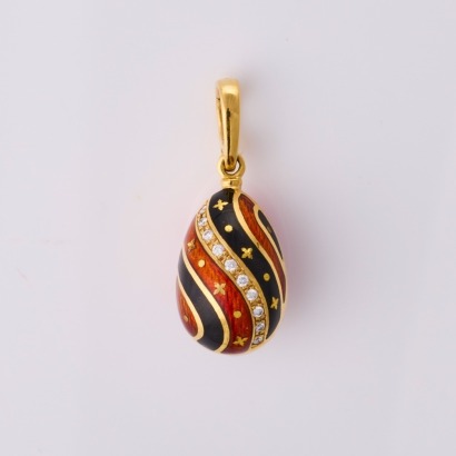 18ct Yellow Gold, Faberge Egg .10ct Diamond Pendant with Box