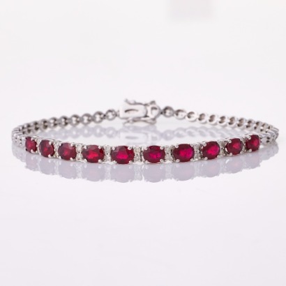 18ct White Gold, 18cm Modern, 5.00ct Ruby / .26ct Diamond Bracelet