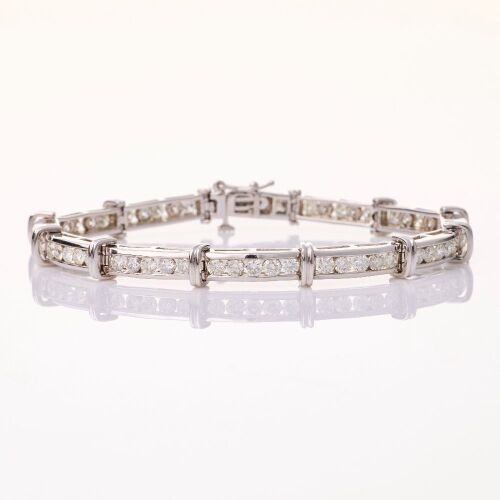 14ct White Gold, Modern, 3.63ct Channel Set Diamond, Flexible Link Bracelet - Near new
