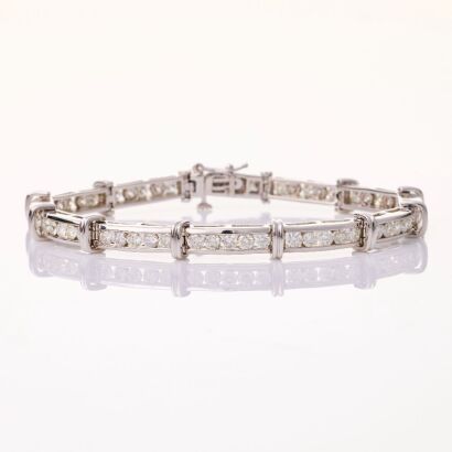 14ct White Gold, Modern, 3.63ct Channel Set Diamond, Flexible Link Bracelet - Near new