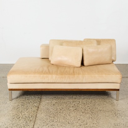 An Apartmento Leather Gilbert Chaise