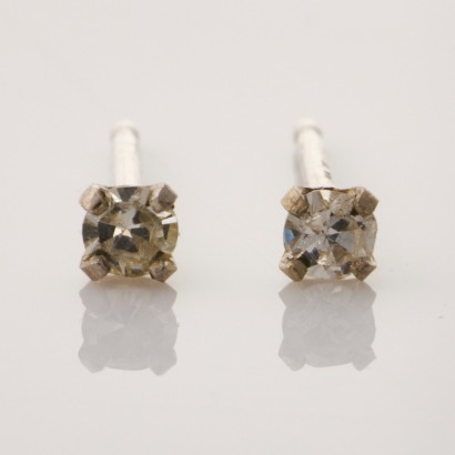 14ct White Gold, .08ct Diamond Stud Earrings