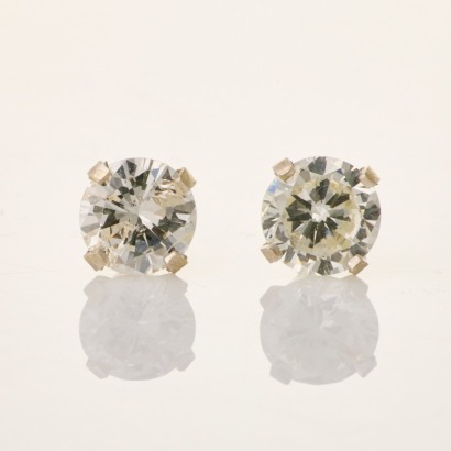14ct White Gold, .80ct Diamond Stud Earrings
