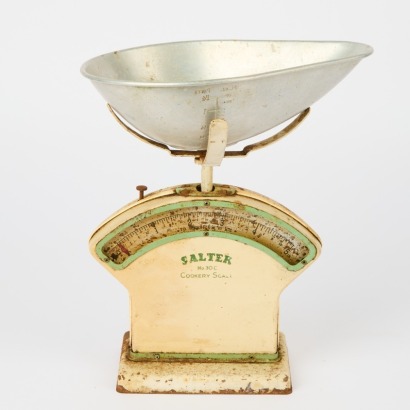 A Vintage Salter Cookery Scale