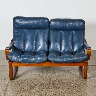 A T8 Bentwood Sofa by Fred Lowen for Tessa