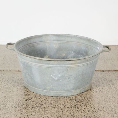 A Large Vintage Tin Bath