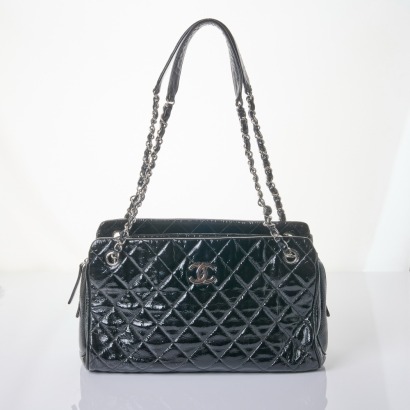 Chanel, Black Glazed Crinkled Calfskin Shoulder Tote