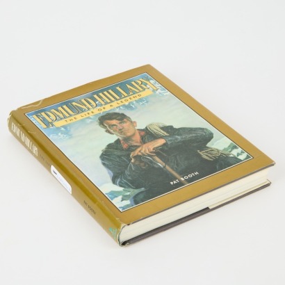 Edmund Hillary: The Life of A Legend by Pat Booth