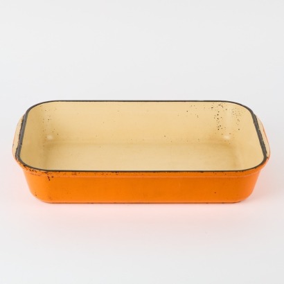 A Le Creuset Backing Dish