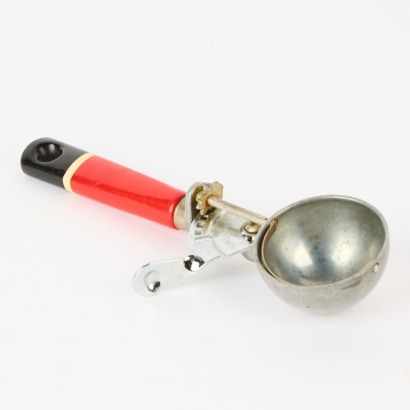 A Vintage Nutbrown Mechanical Ice Cream Scoop