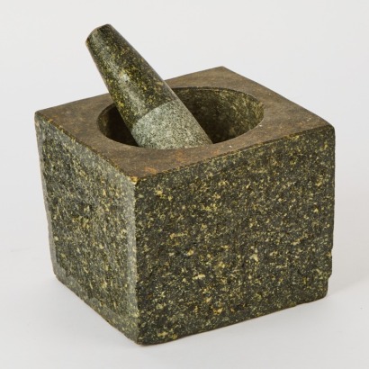 A Square Heavy Mortar and Pestlle