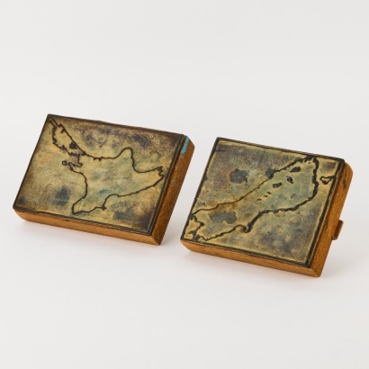 A Pair of New Zealand Map School Stamps