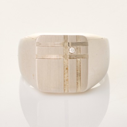 18ct White Gold, Gent's .015ct Brilliant Cut Diamond Signet Ring