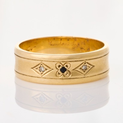 9ct Yellow Gold, Vintage, .01ct Sapphire / .01ct Diamond Ring