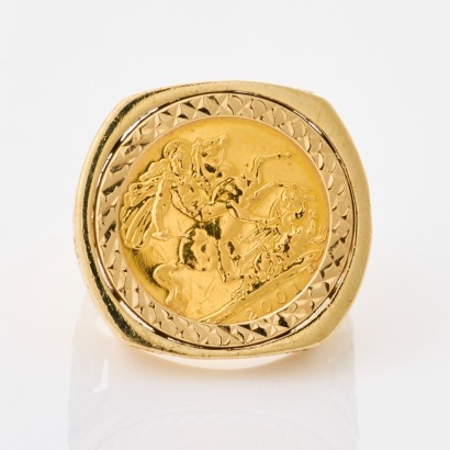9ct Yellow Gold, Vintage, 2001 Sovereign Coin Ring, Size Q