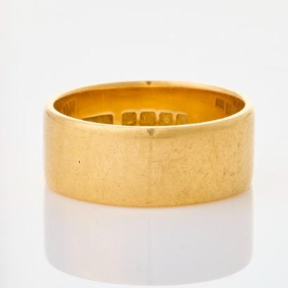 18ct Yellow Gold, 8.8mm Wide Plain Band, Size V