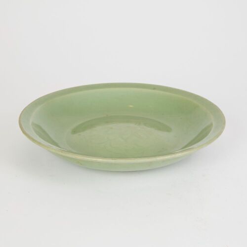 A Chinese Early Ming Dynasty Longquan Celadon-glazed Charger