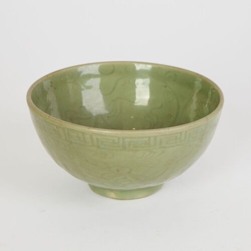 A Chinese Early Ming Dynasty Longquan Celadon-glazed Bowl