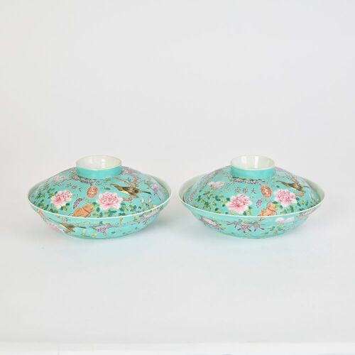 A Pair of Chinese Qing Dynasty Guangxu Famille-rose 'Bird and Flower' Covered Bowls (Yongqing Changchun) (Dayazhai)