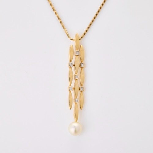14ct Yellow Gold, .07ct Diamond / 7.6mm Pearl Pendant on 43cm Snake Chain