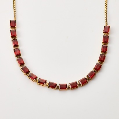 9ct -14ct Yellow Gold, 19.08ct Garnet Necklace
