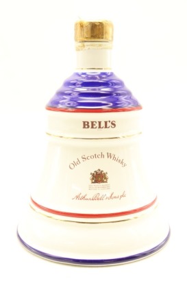 (1) Bell's Whisky Decanter 1988 Commemorative Princess Beatrice Bottling