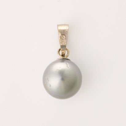 10.4mm, Tahitian Type Black Pearl on Silver Bale
