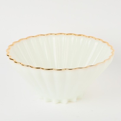 An Anchor Hocking &lsquo;Golden Shell Bowl