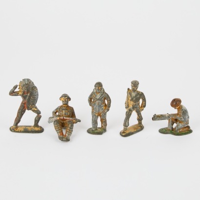 A Set of Five Antique WWI Toy Soldiers by Grey Iron Casting Company USA