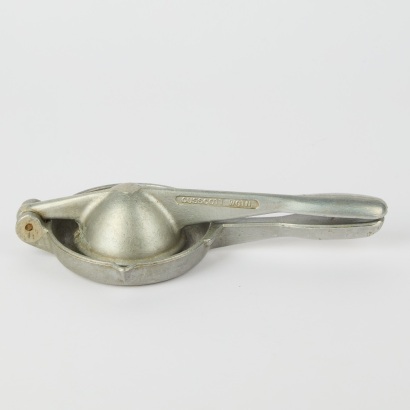 A Gusscott Wgtn Lemon Squeezer