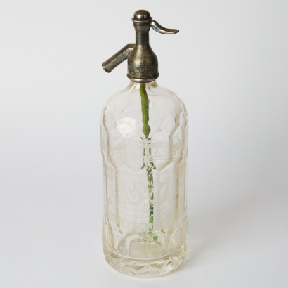 A Vintage New Zealand Grey & Menzies Glass Soda Syphon