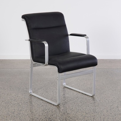 A Karl Erik Ekselius Mondo Chair