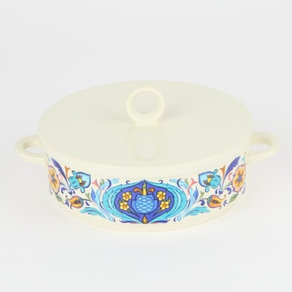 A Villeroy & Boch Izmir 1973 Lidded Casserole
