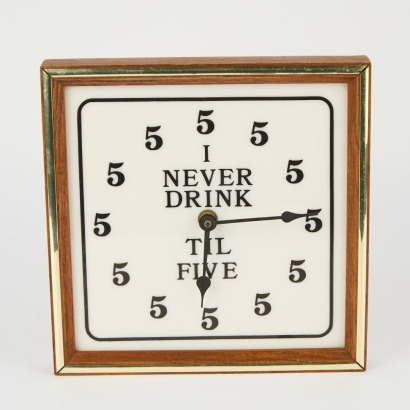 A Retro Novelty Bar Clock