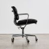 A Set of Four Charles & Ray Eames 'Soft Pad' Management Chairs by Herman Miller - 3