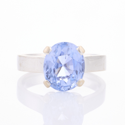18ct White Gold, Handmade, 4.30ct Ceylon Type Sapphire Ring