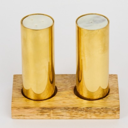 A Minimal Salt & Pepper Set