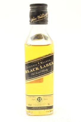 (1) Johnnie Walker Black Label 12 Year Old Blended Scotch Whisky, 200ml, 43% ABV (LS)