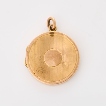 9ct Yellow Gold, 24mm Round Engraved Locket