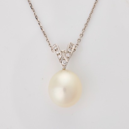 18ct White Gold, .07ct Diamond / 11.90mm South Sea Pearl Pendant on 45cm Cable Chain - Near new