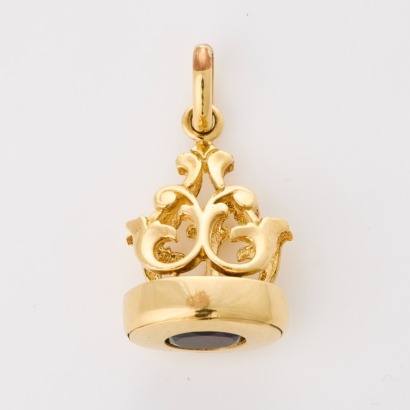 9ct Yellow Gold, Oval Cut Garnet Pendant