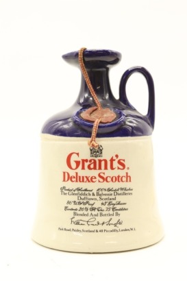 (1) Grant's Deluxe Scotch Whisky Decanter, Scotland, 750ml, 43% ABV