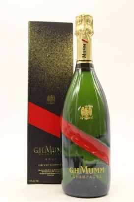 (1) NV G.H. Mumm Cordon Rouge Brut, Champagne (GB)
