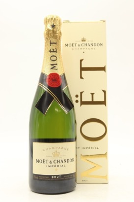 (1) NV Moet & Chandon Brut Imperial, Champagne (GB)